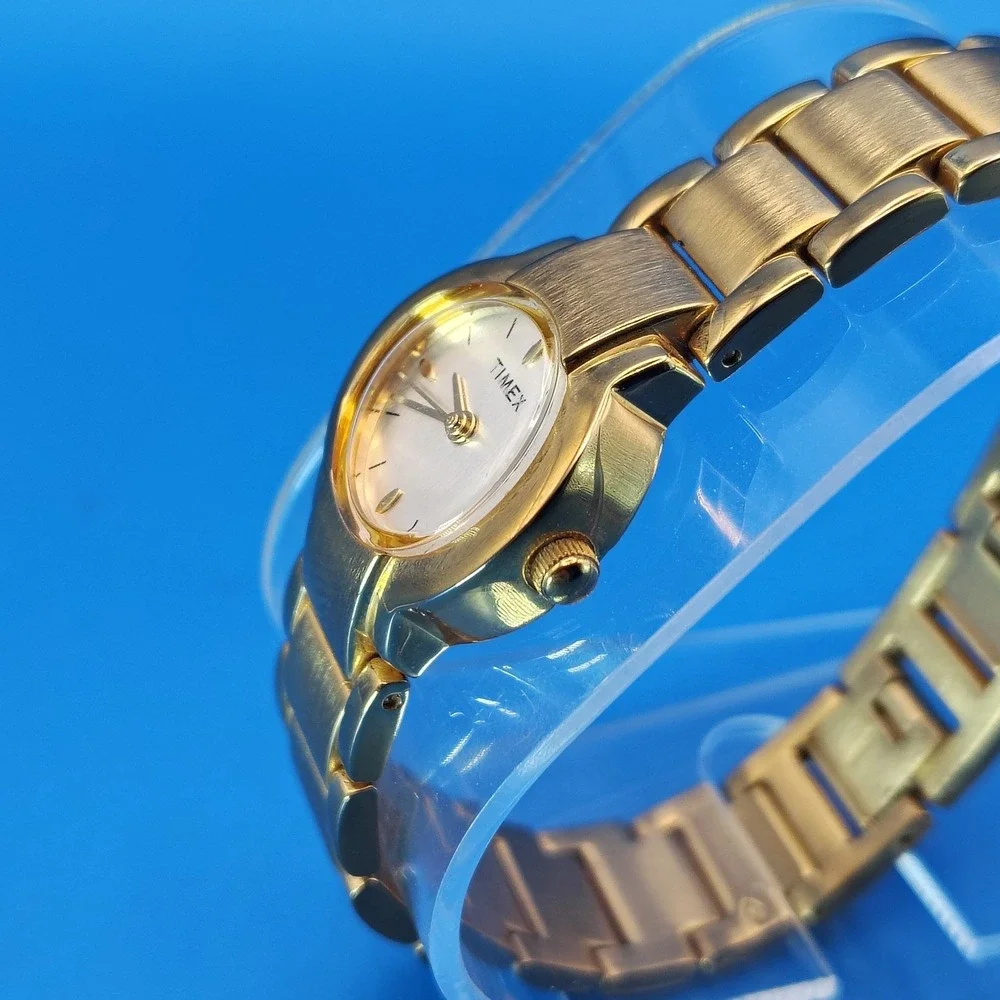 Vintage‎ 1992 Timex 30mm Integrated Bracelet Women's Quartz Watch Size 6.25